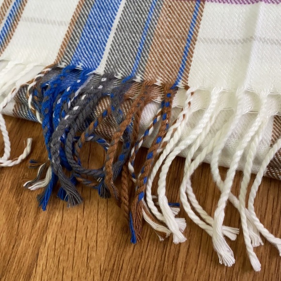 Lands end scarf - Picture 3 of 5